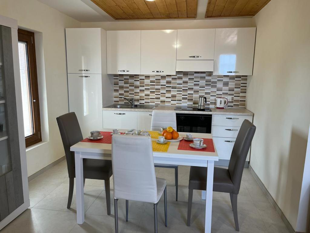 Perla Top Floor Apartment Sirmione Eksteriør billede